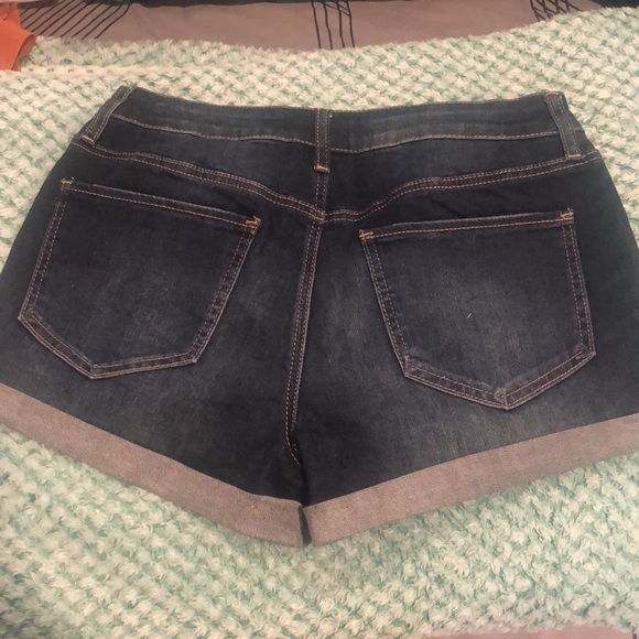 So Jean Shorts - Picture 4 of 4